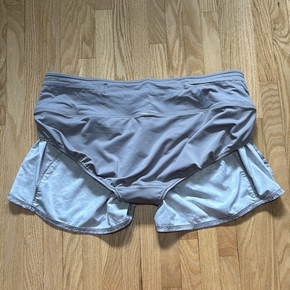 Lululemon Run Times Shorts 2 - Sz10 in Washed Marble Alpine White Silverscreen - Picture 6 of 6